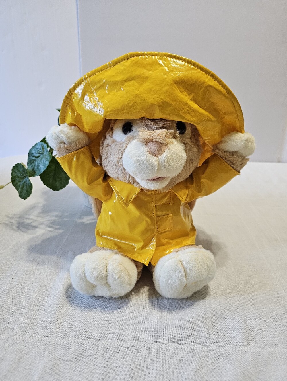 Avon Singing Plush Bunny "Sunshiny Day"
